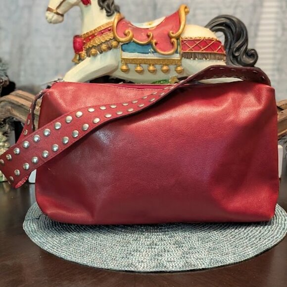 Maurizio Taiuti Handbags - O1 MAURIZIO TAIUTI Red Studded Leather Shoulder Bag